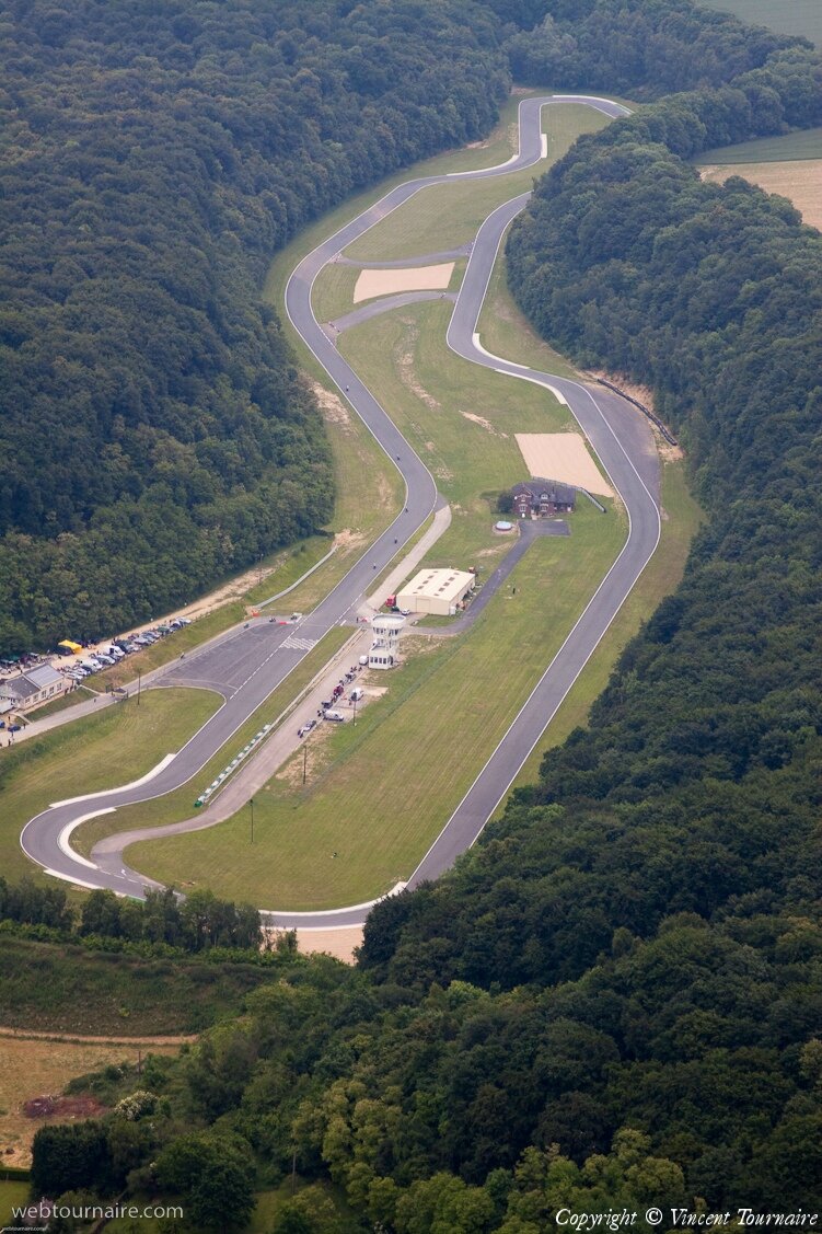 Trackday moto pas cher : 7 astuces pour rouler sans se ruiner